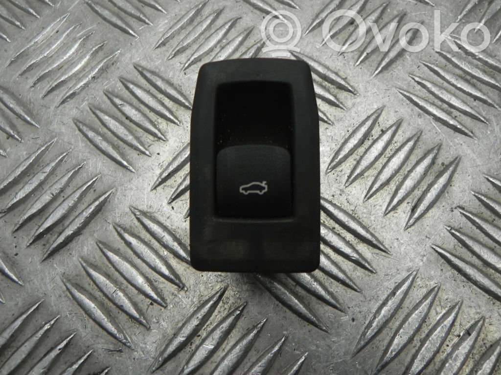 BMW 3 G20 G21 Interruptor para abrir la puerta trasera 