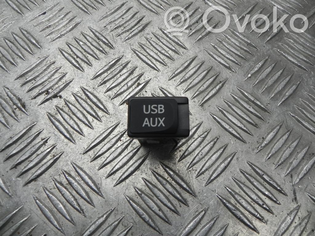 Toyota Verso-S AUX in-socket connector 