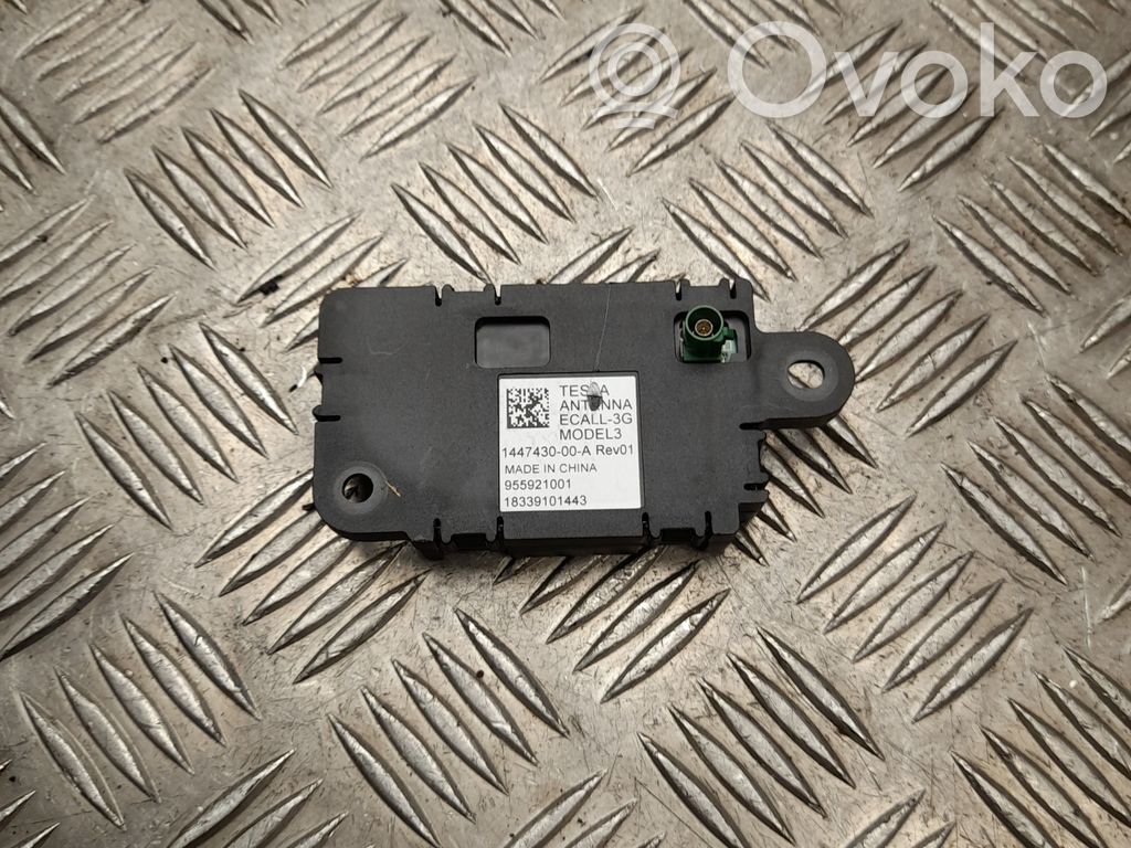 Tesla Model 3 Antenos stiprintuvas 