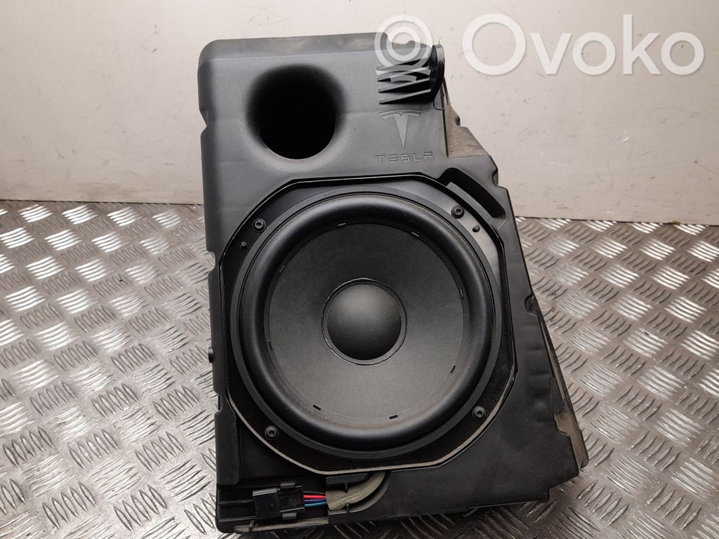 Tesla Model 3 Altavoz subwoofer 