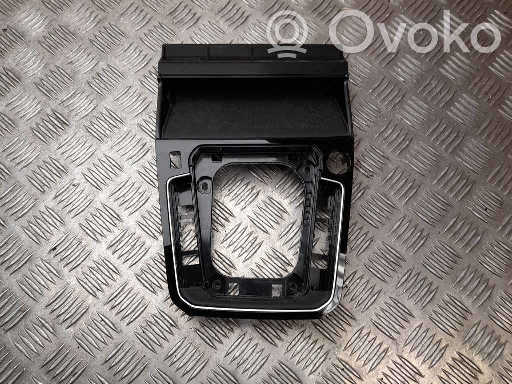 Volkswagen PASSAT B8 Rivestimento del pannello 