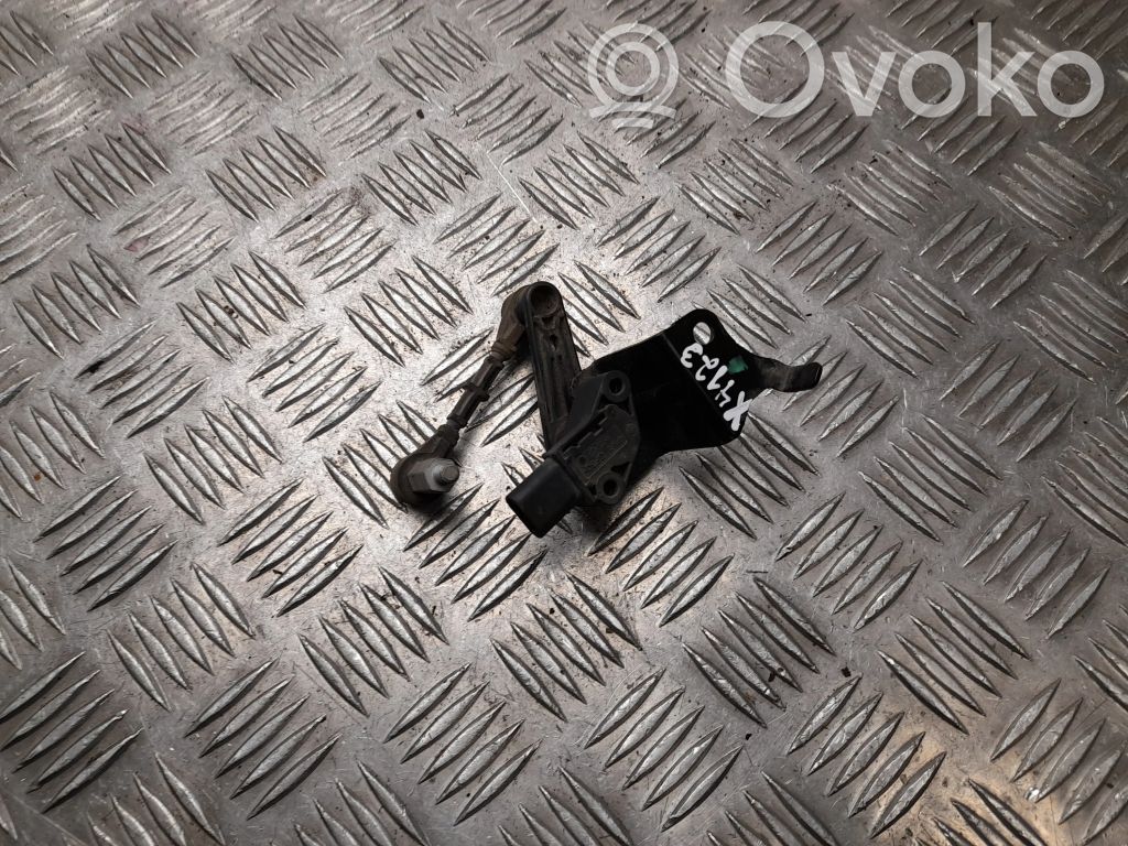 Jaguar I-Pace Czujnik poziomu zawieszenia pneumatycznego osi przedniej 