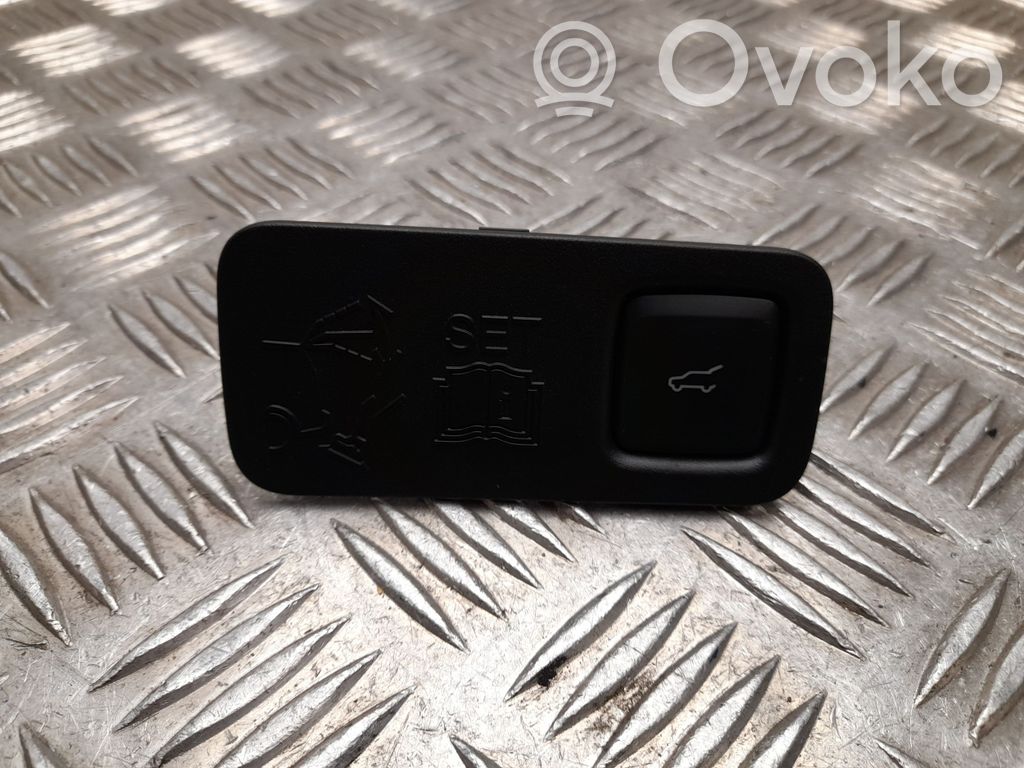 Ford Mustang Mach-E Interruptor para abrir la puerta trasera 