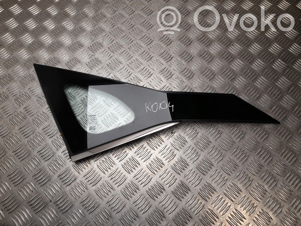 Nissan Qashqai J12 Cornice del finestrino/vetro della portiera posteriore 