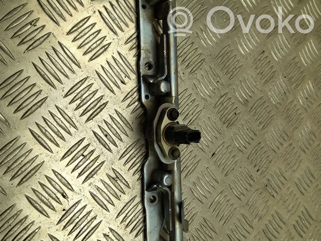 Toyota RAV 4 (XA50) Distribuidor de combustible