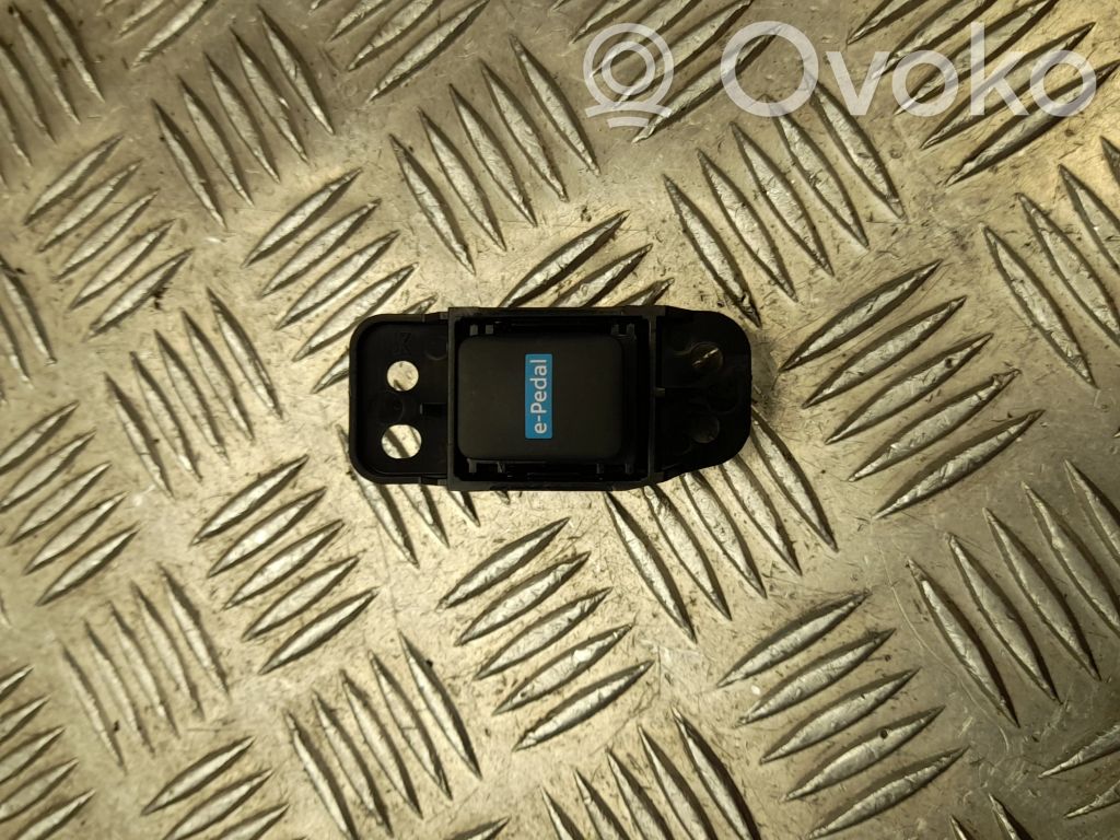 Nissan Juke II F16 Other switches/knobs/shifts 