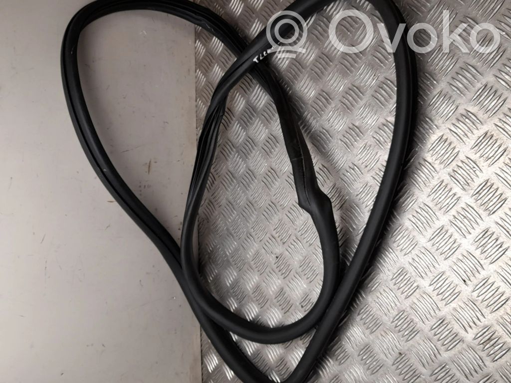 Opel Combo E Rubber seal rear door 