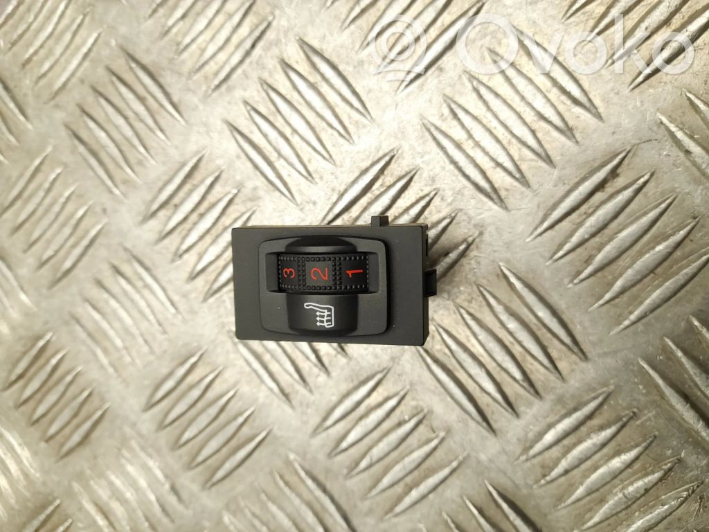Opel Vivaro Seat heating switch 