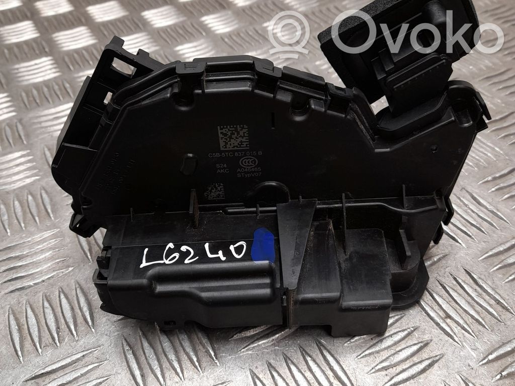 Volkswagen Polo VI Etuoven lukko 