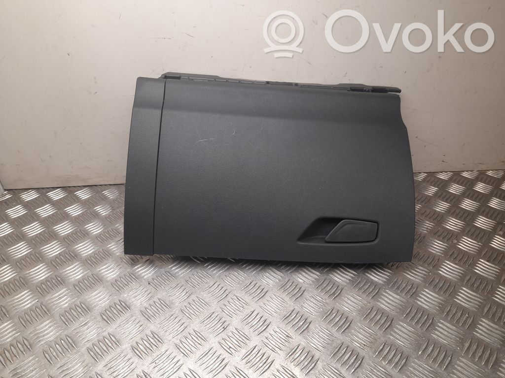 Skoda Octavia Mk4 Juego guantera 