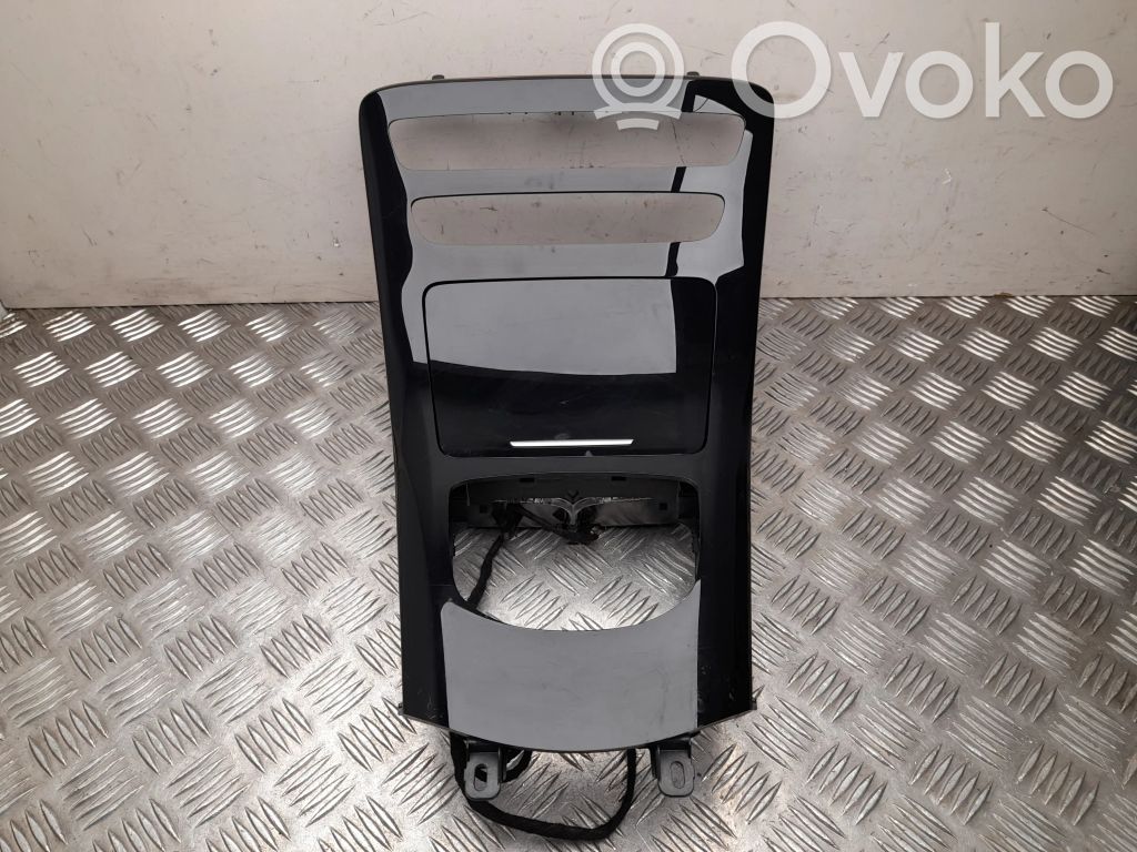 Mercedes-Benz EQC Popielniczka tylna tunelu środkowego 