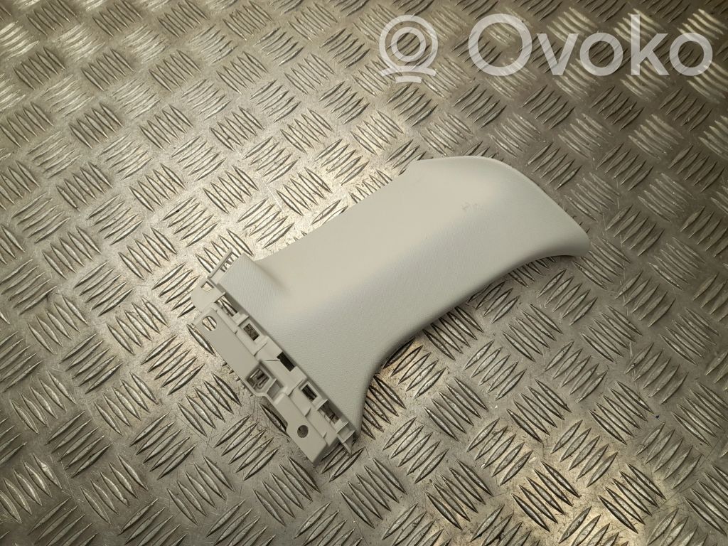 Ford Focus (C) pillar trim 