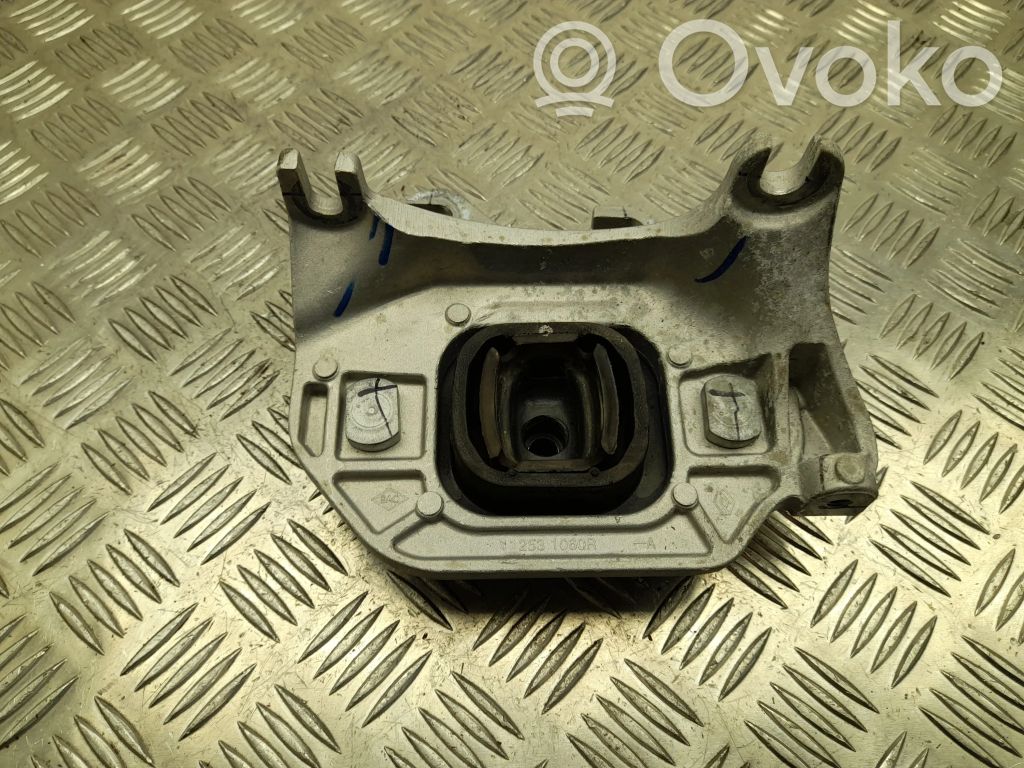 Nissan Juke II F16 Engine mount bracket 