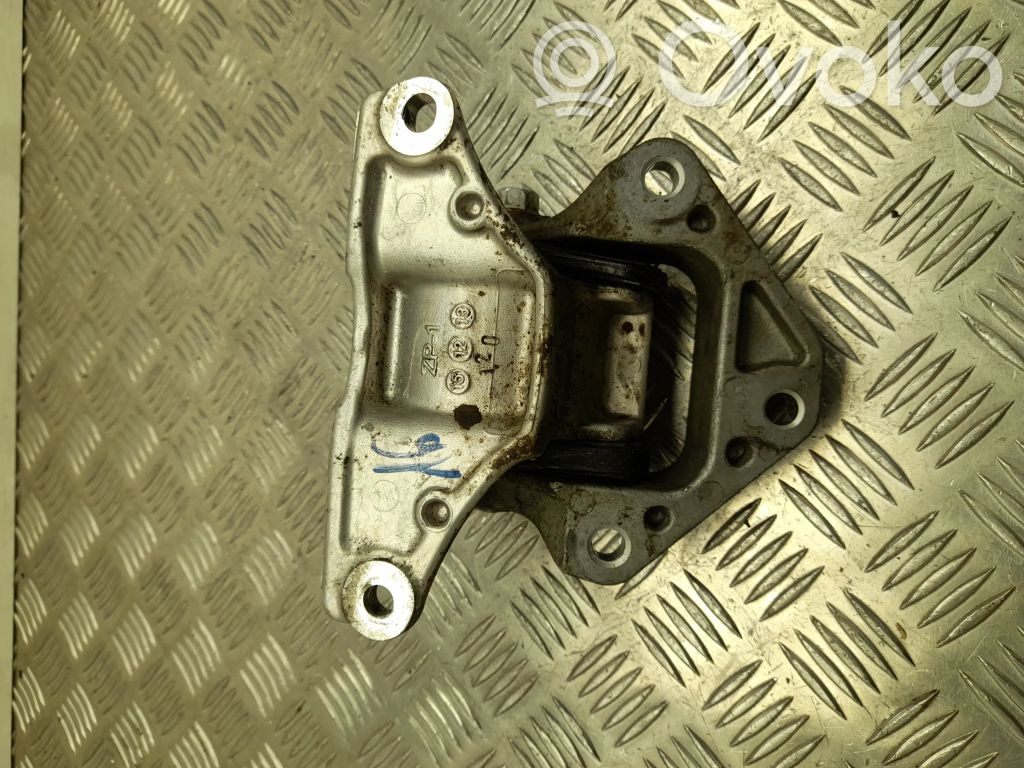 Suzuki Vitara (LY) Engine mount bracket 
