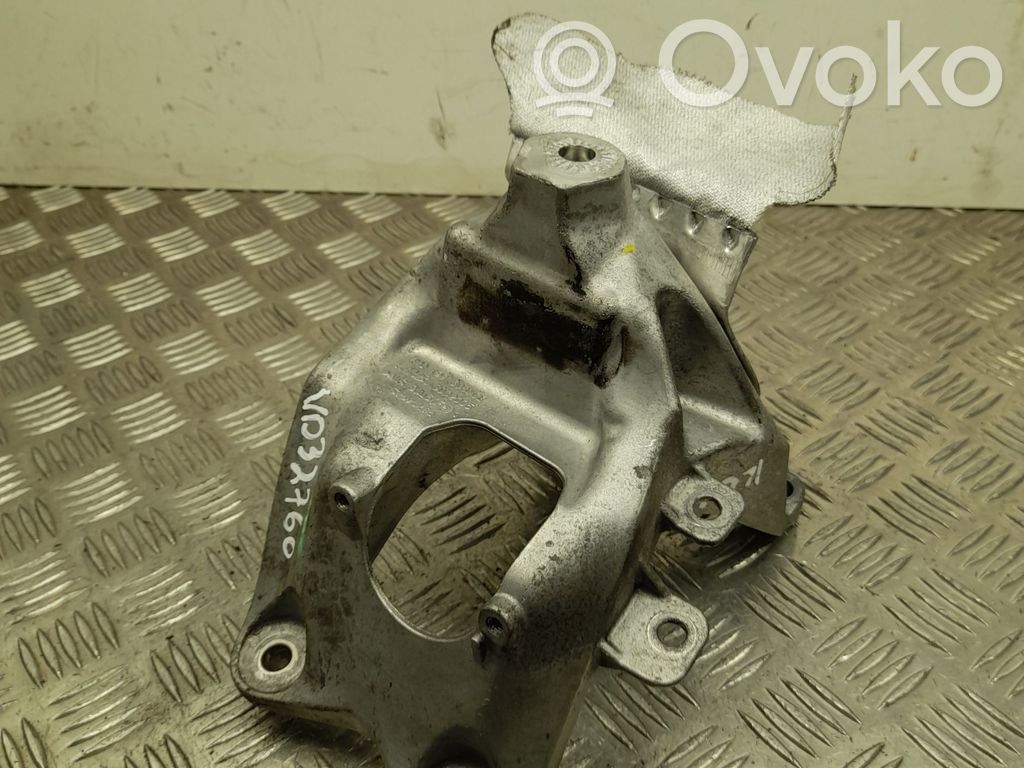Engine mounting bracket   4M0199308CE,VD32760