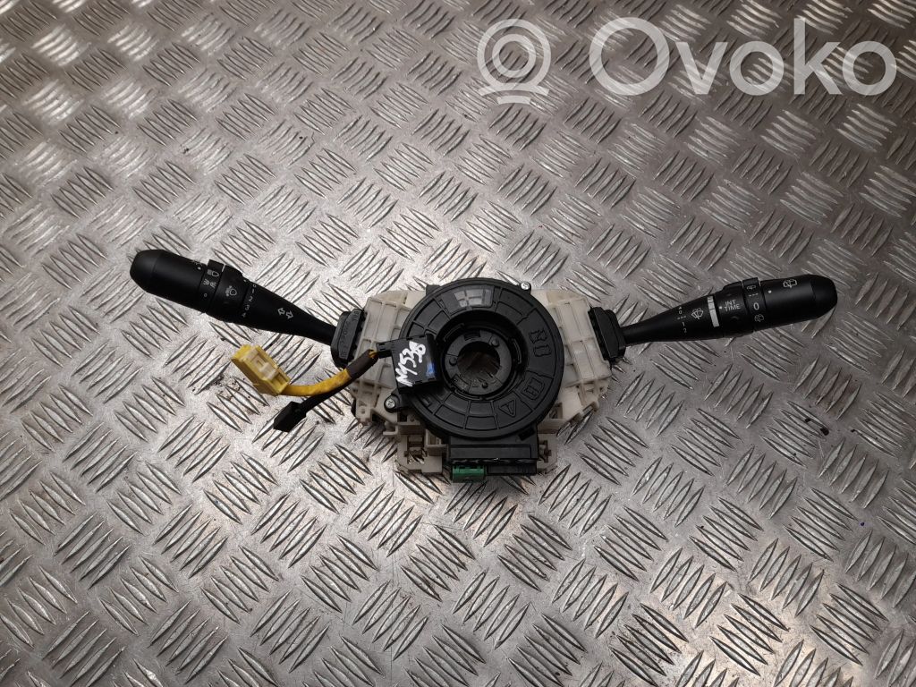 Mitsubishi Colt Interruptor/palanca de limpiador de luz de giro 