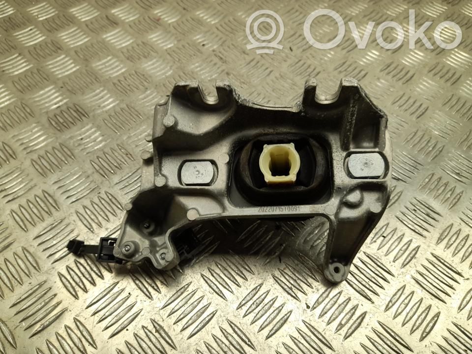 Renault Zoe Engine mount bracket 