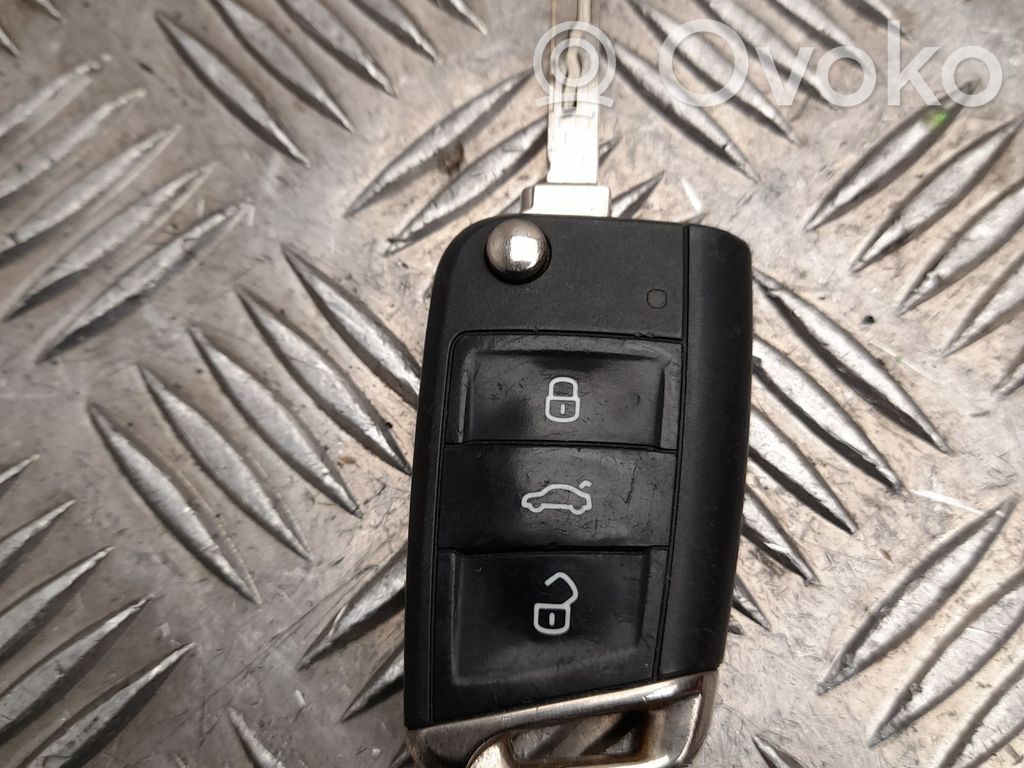 Volkswagen Touran II Klucz / Karta zapłonu 
