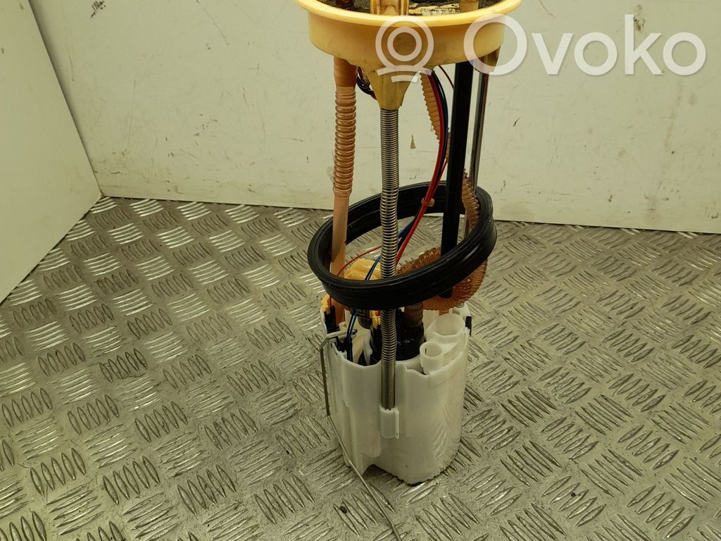 Volkswagen Amarok Bomba interna de combustible 