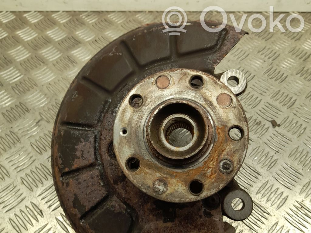 Volkswagen Caddy Cubo de rueda delantera 