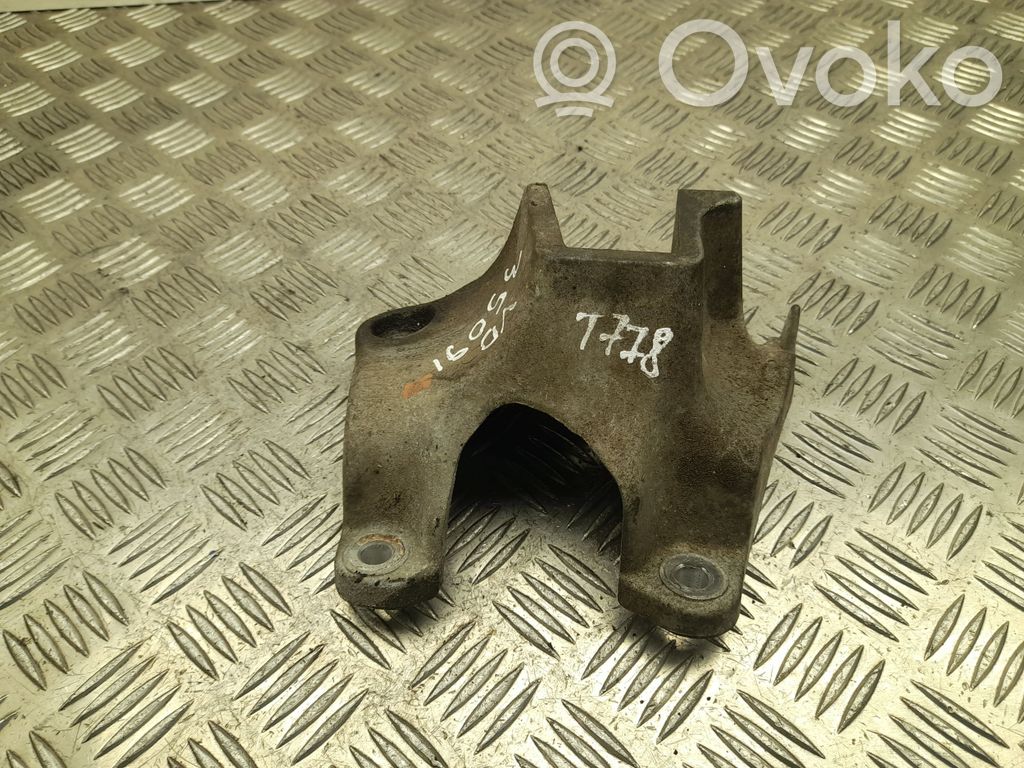 Ford Ranger Engine mounting bracket 