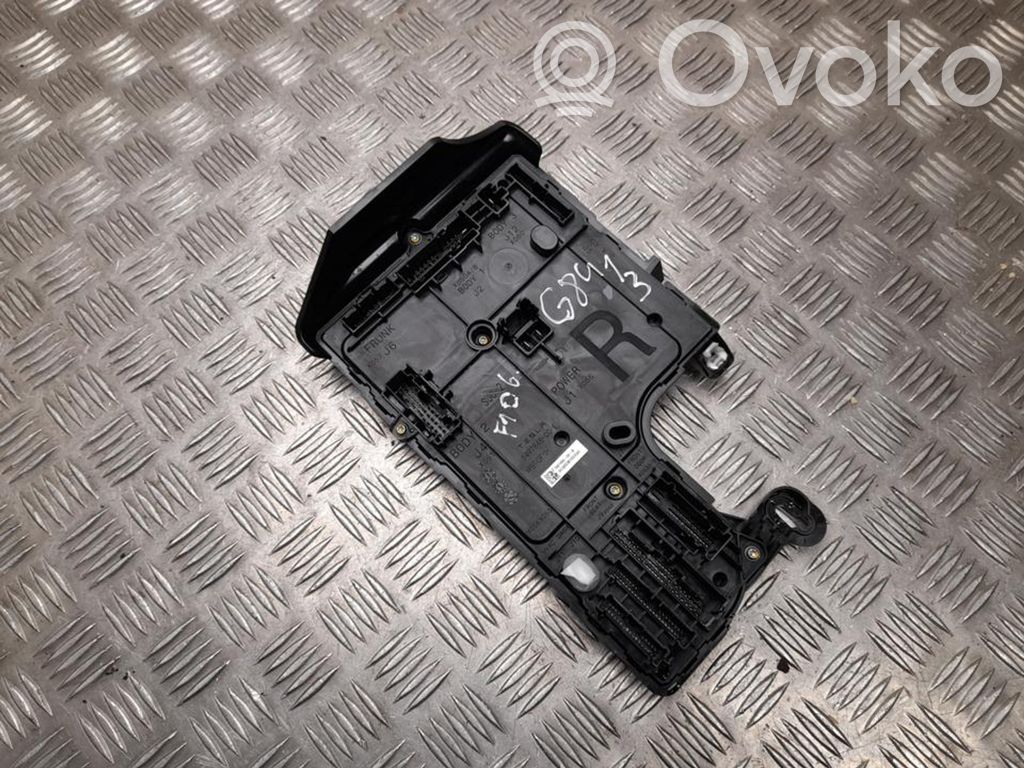 Tesla Model 3 Comfort/convenience module 