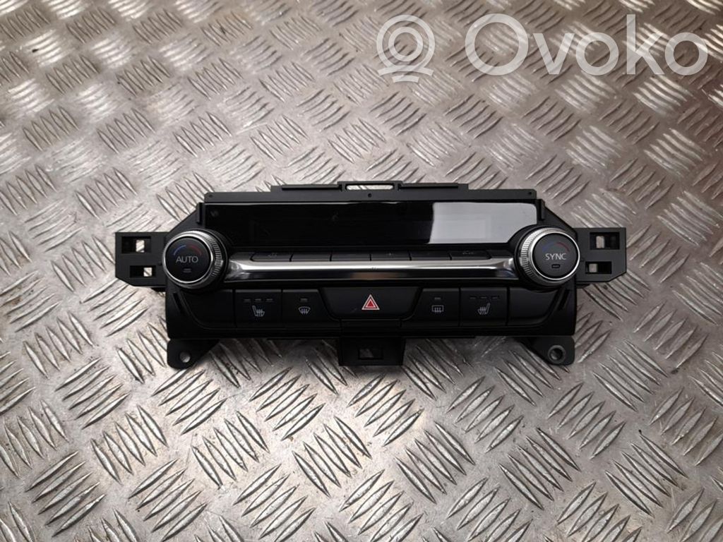 Mazda CX-30 Climate control unit 