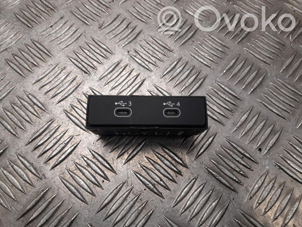 Audi Q8 e-tron USB socket connector 