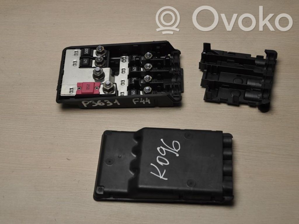 BMW 2 F44 Cableado positivo 