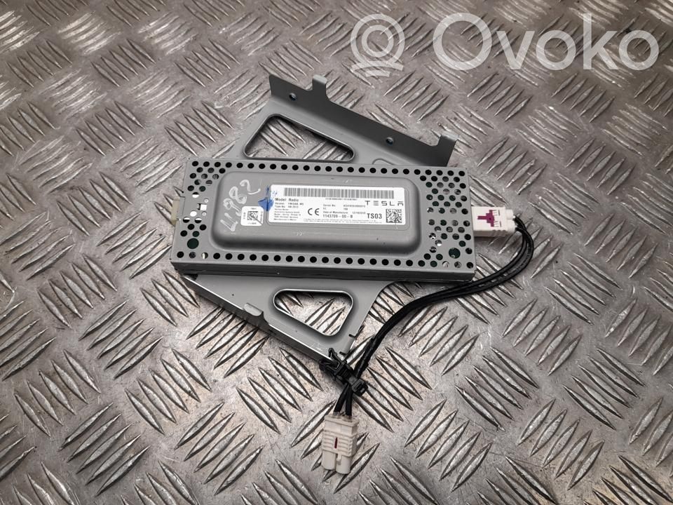 Tesla Model S Amplificateur d'antenne 