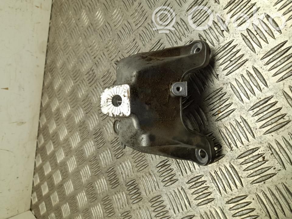 Porsche Macan (95B) Engine mounting bracket 