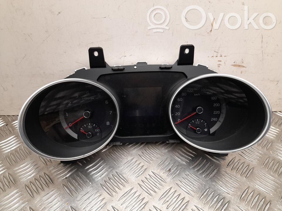 KIA Ceed Geschwindigkeitsmesser Cockpit 