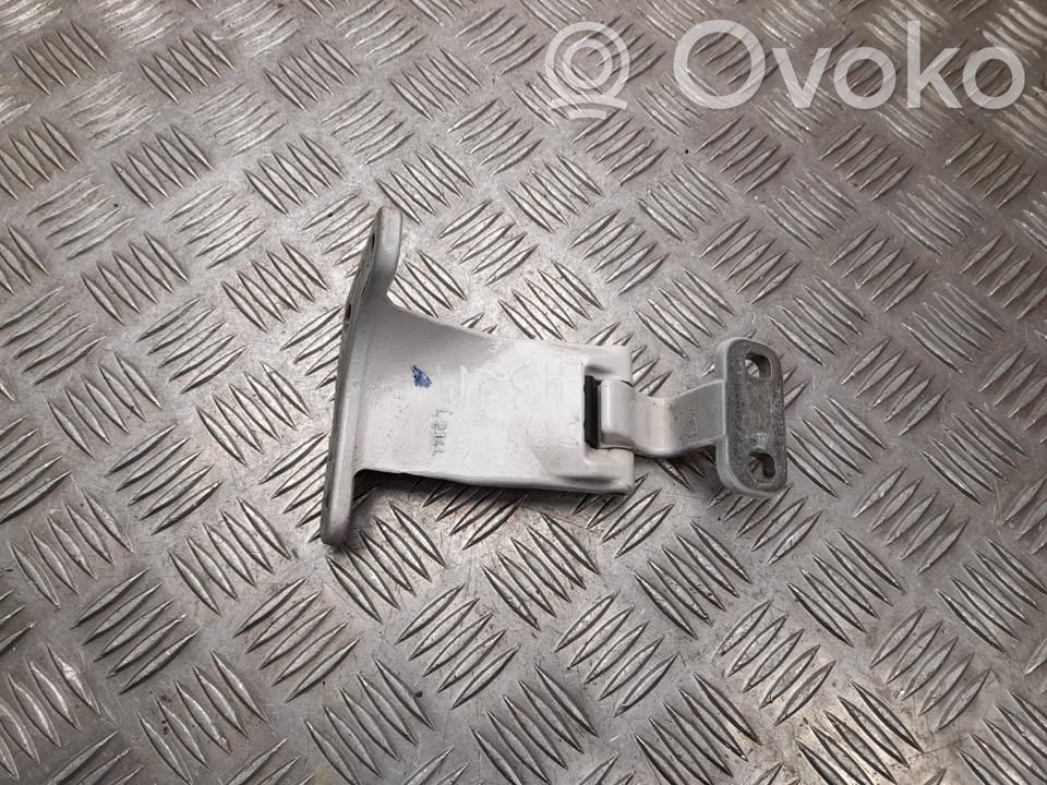 Volkswagen Caddy Tailgate/trunk/boot hinge 