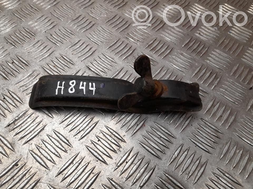 Mercedes-Benz 190 230 W110 W111 Engine mounting bracket 