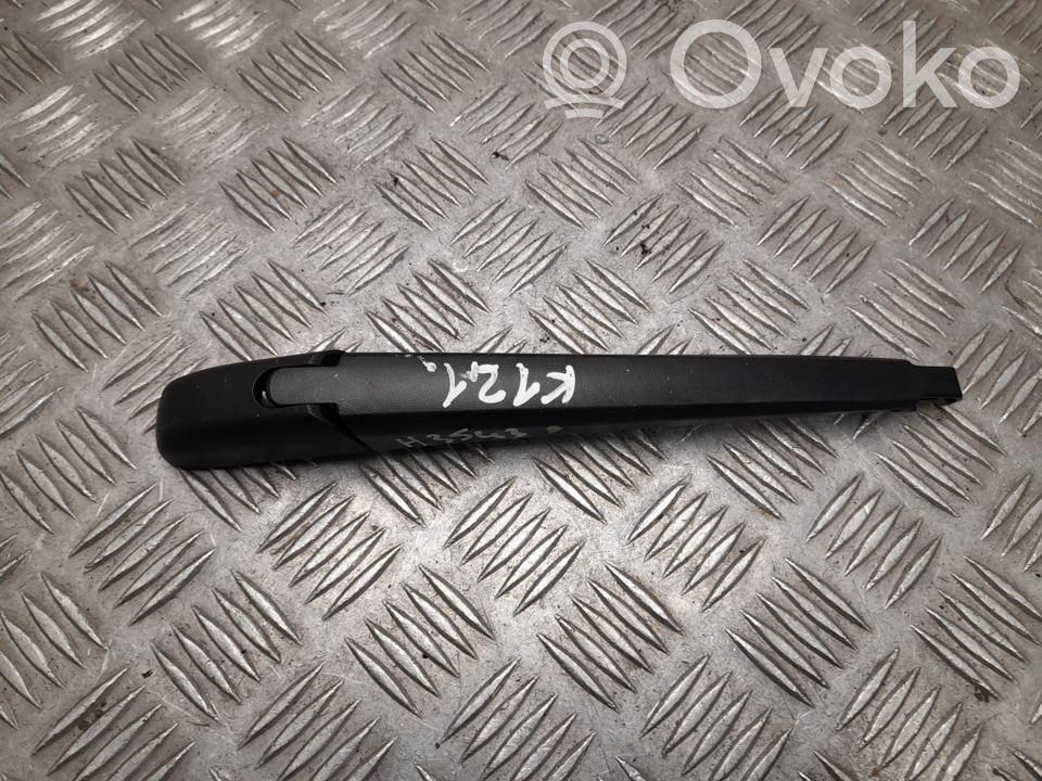 Toyota Yaris Cross Braccio della spazzola tergicristallo posteriore