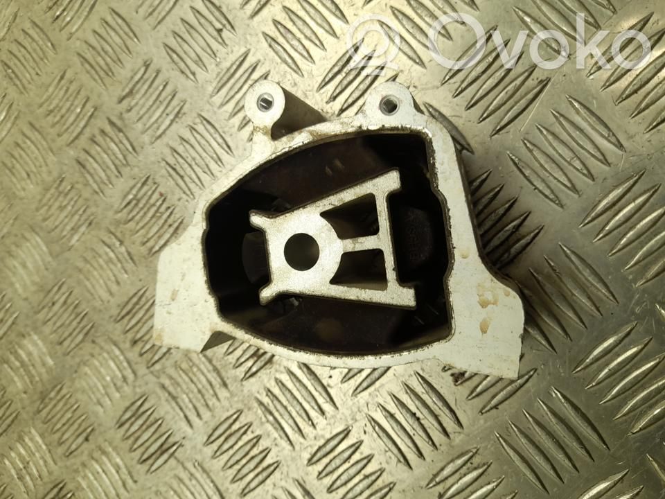 Land Rover Range Rover Evoque L551 Engine mount bracket 