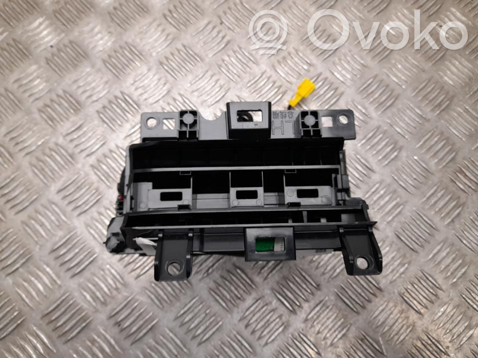 Rura / Wąż dolotowy powietrza   8892887735BA0,H4384,Y0536358