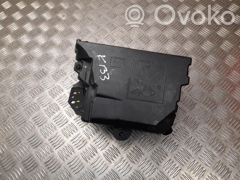 Dacia Sandero Juego de caja de fusibles 