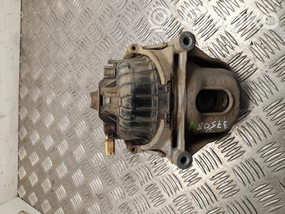 Volkswagen Touareg III Engine mount bracket 