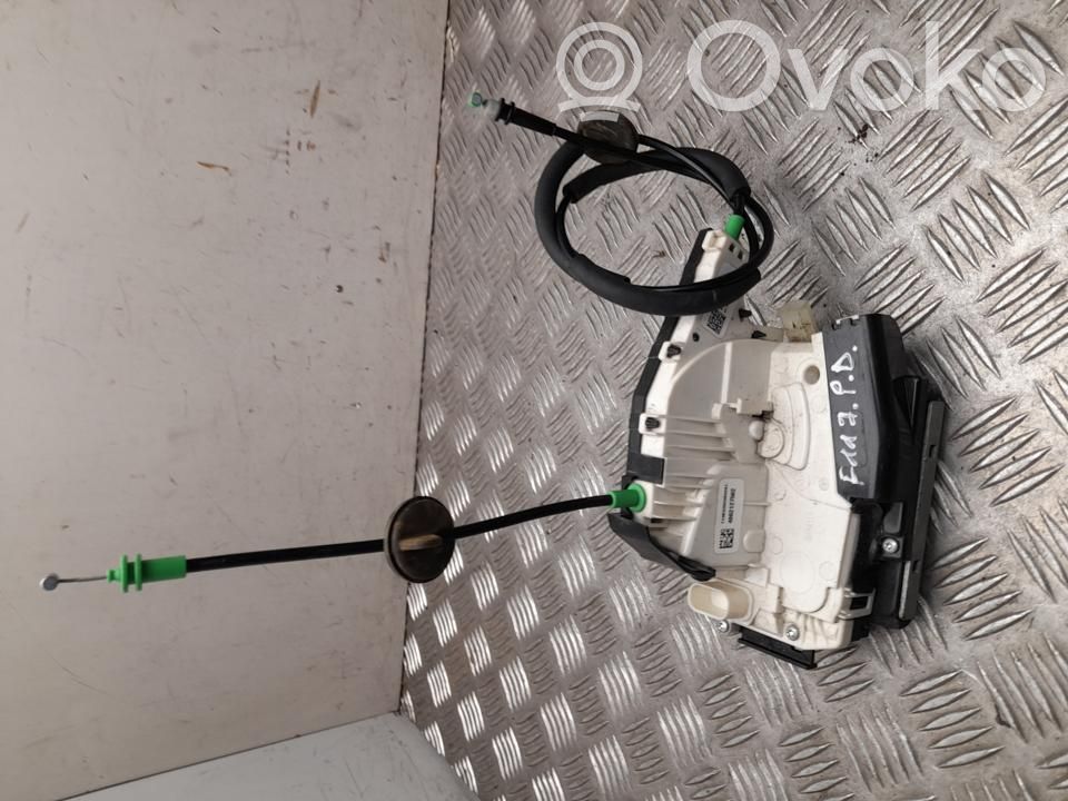 Tesla Model X Zamek drzwi przednich 
