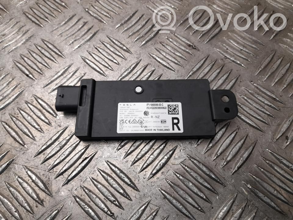 Tesla Model Y Модуль «Bluetooth» 
