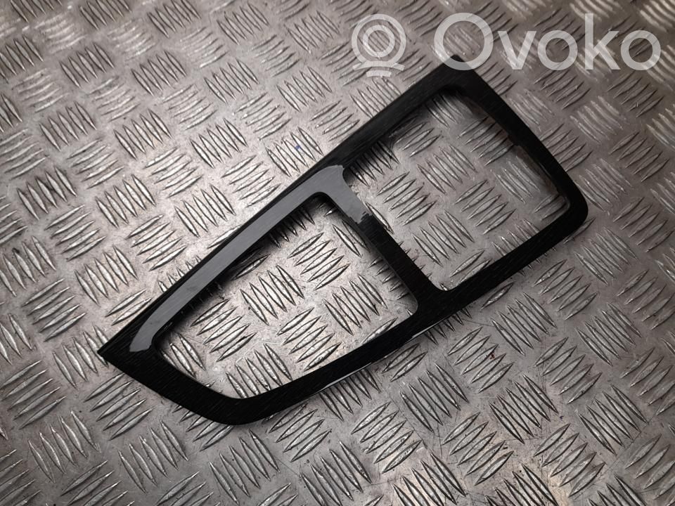 Ramka deski rozdzielczej   4M1863321P,H5607