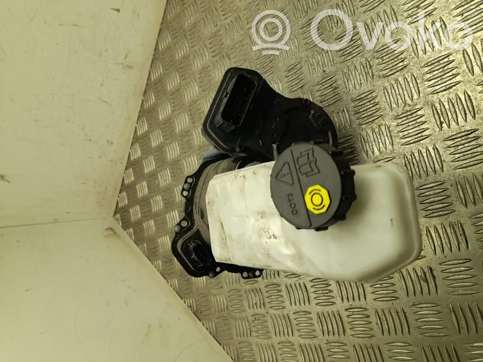 Tesla Model 3 Pääjarrusylinteri 
