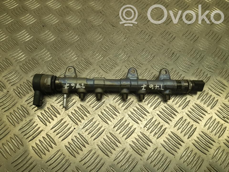 BMW 3 G20 G21 Kraftstoffverteiler Einspritzleiste 