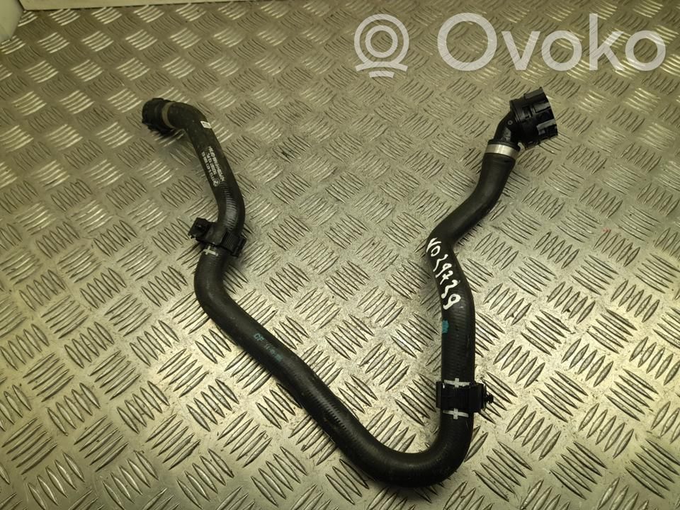 BMW i4 Tubo flessibile del liquido di raffreddamento del motore 