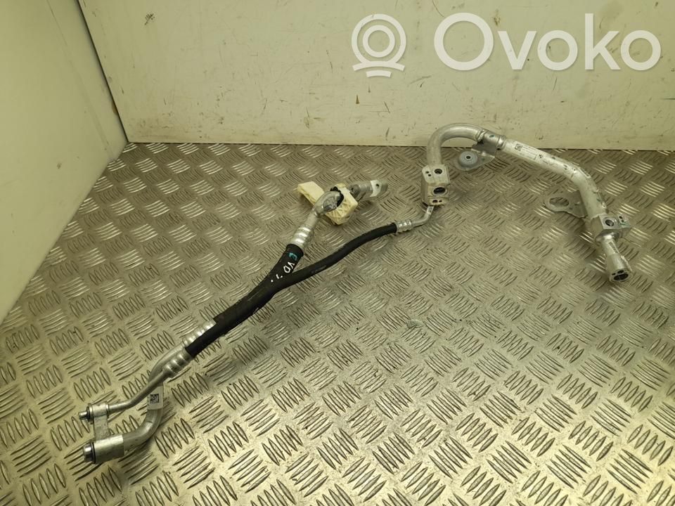 BMW i4 Ilmastointilaitteen putki (A/C) 