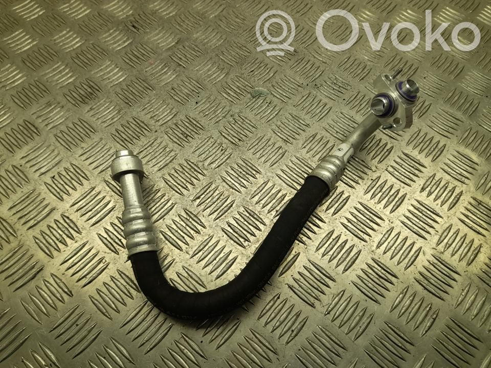 BMW i4 Ilmastointilaitteen putki (A/C) 