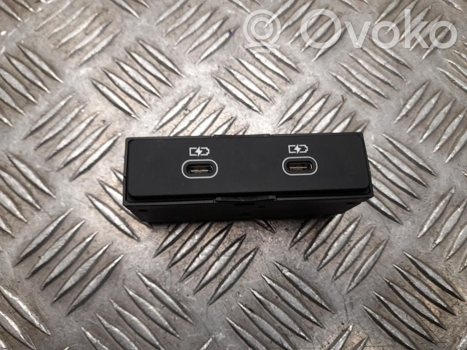 Audi Q5 SQ5 FY USB socket connector 