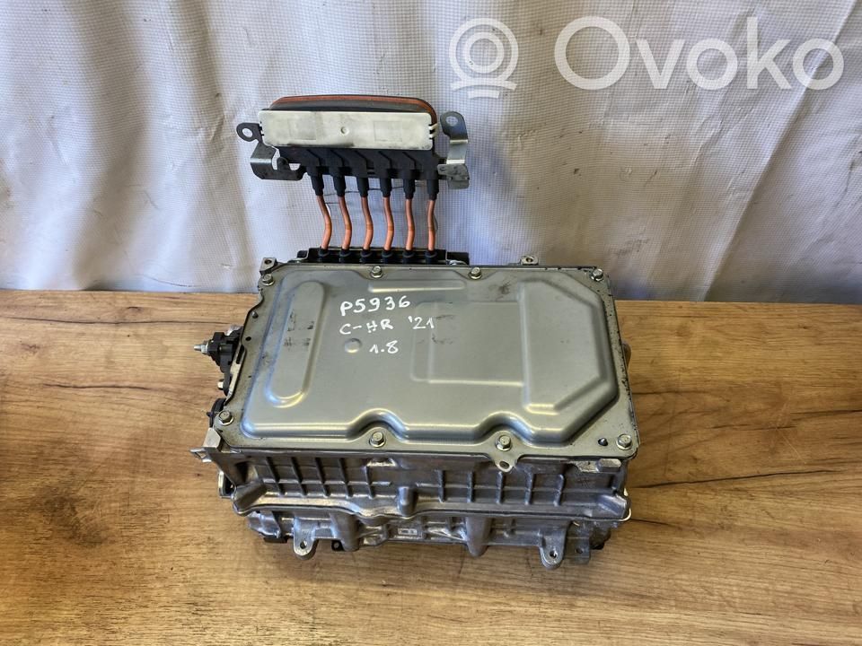 Toyota C-HR I Voltage converter inverter 