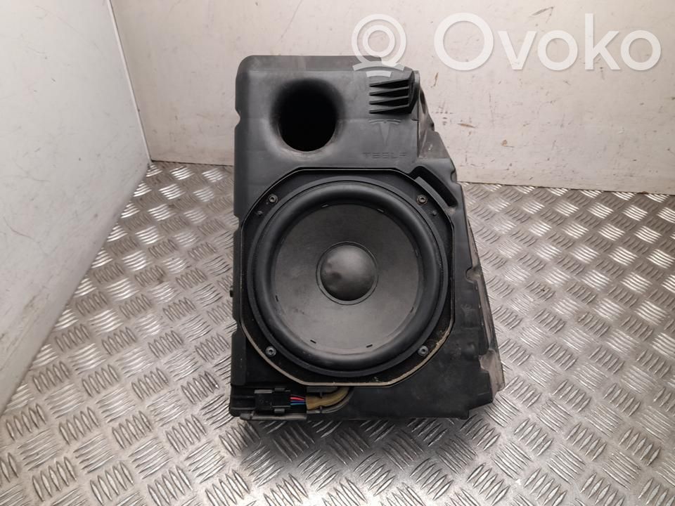 Tesla Model 3 Altavoz subwoofer 